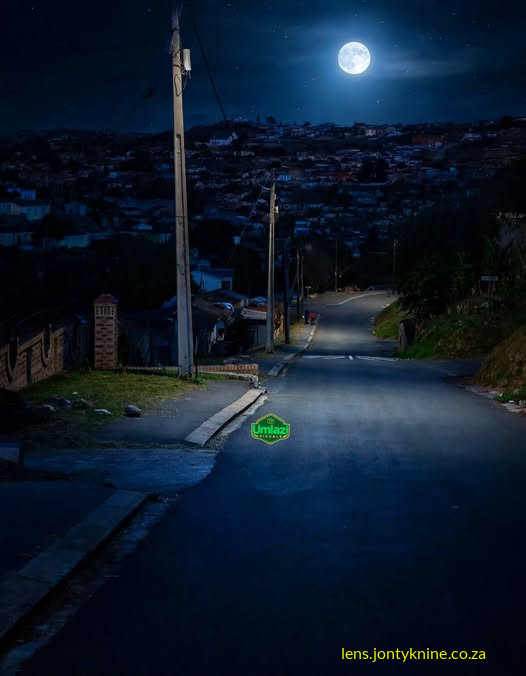 Kasi under moonlight
