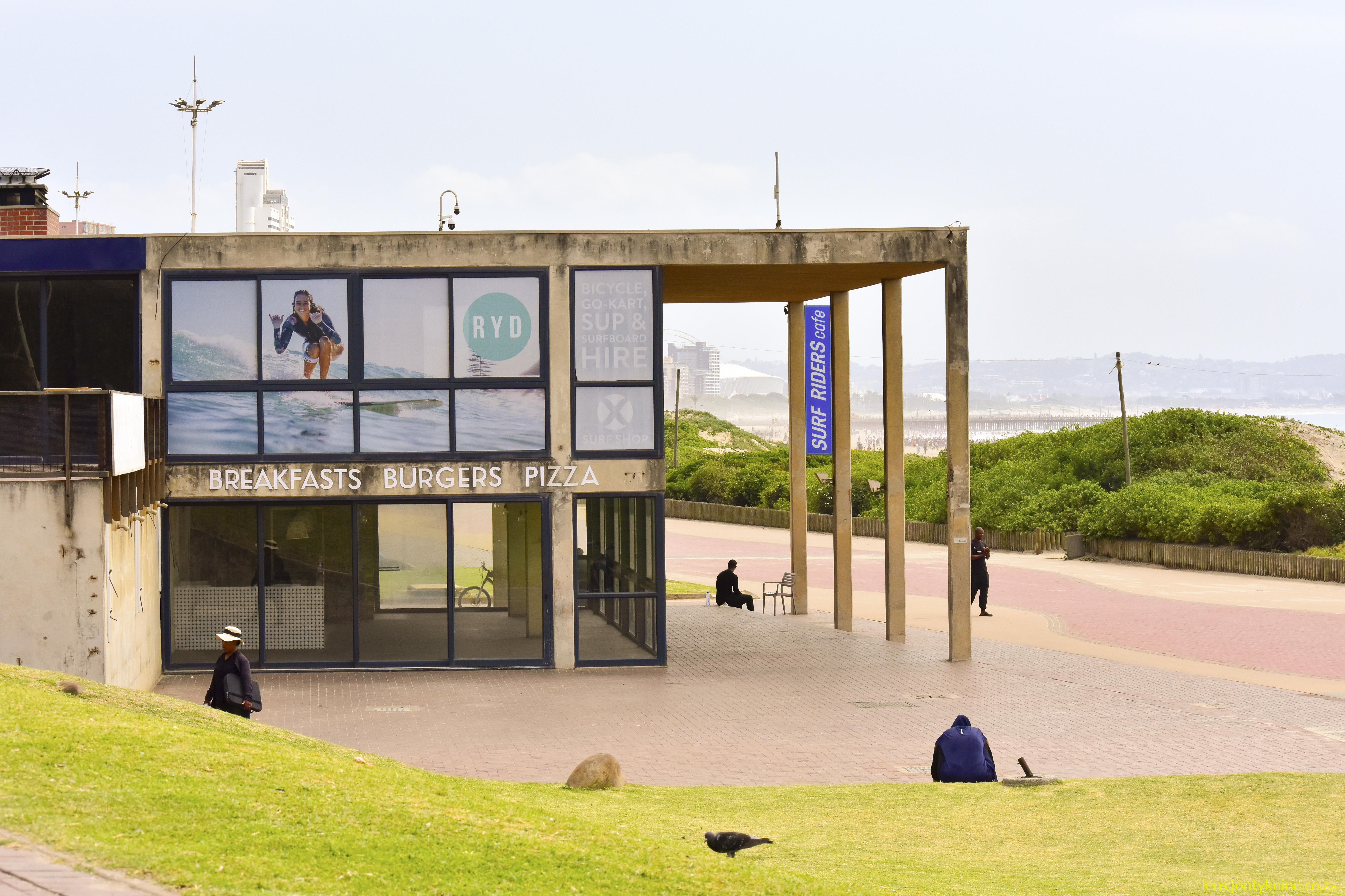 Surf Riders Cafe